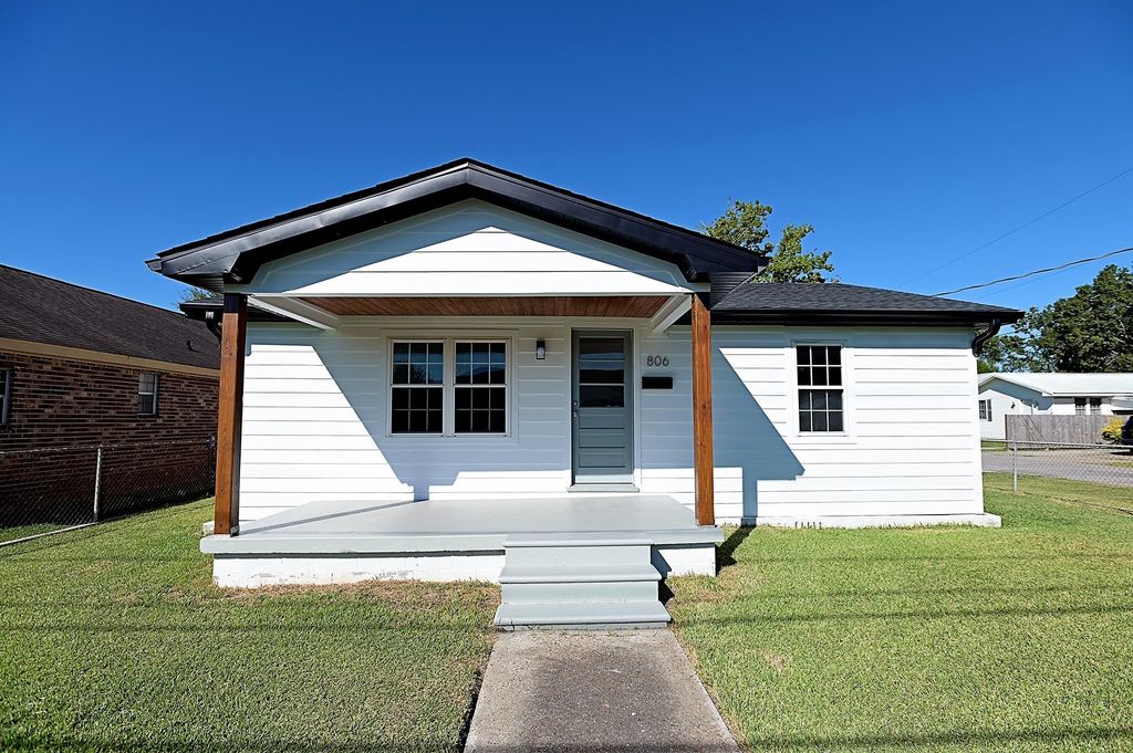 806 Coulon Rd, Thibodaux, LA 70301