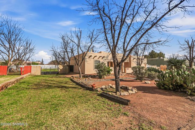3011 Rio Hondo Street, Las Cruces, NM 88005