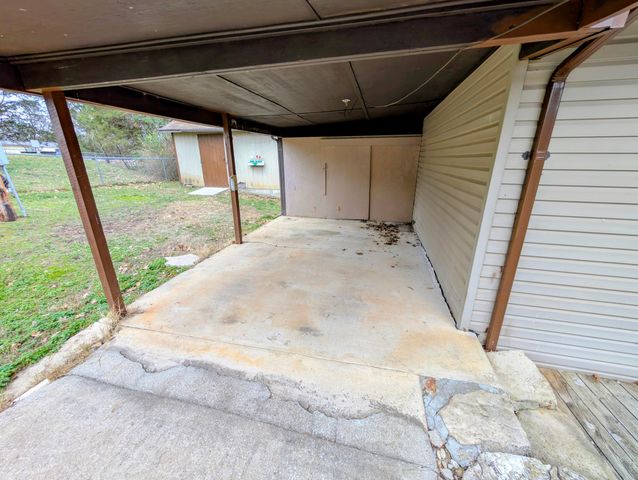 439 Driftwood Lane, Reeds Spring, MO 65737