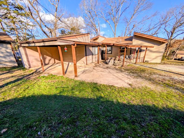 439 Driftwood Lane, Reeds Spring, MO 65737