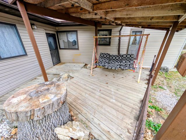 439 Driftwood Lane, Reeds Spring, MO 65737