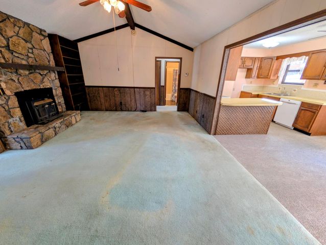 439 Driftwood Lane, Reeds Spring, MO 65737