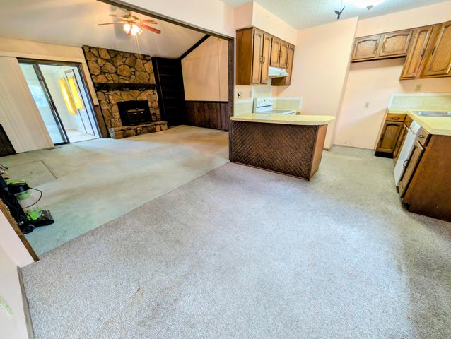 439 Driftwood Lane, Reeds Spring, MO 65737