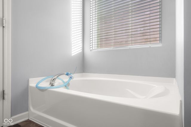 1950 Lakecrest Drive, Columbus, IN 47201