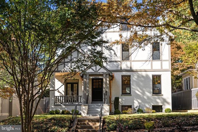 2602 36TH PL NW, Washington, DC 20007