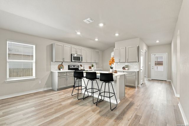 7614 Eclipse Mark, San Antonio, TX 78252