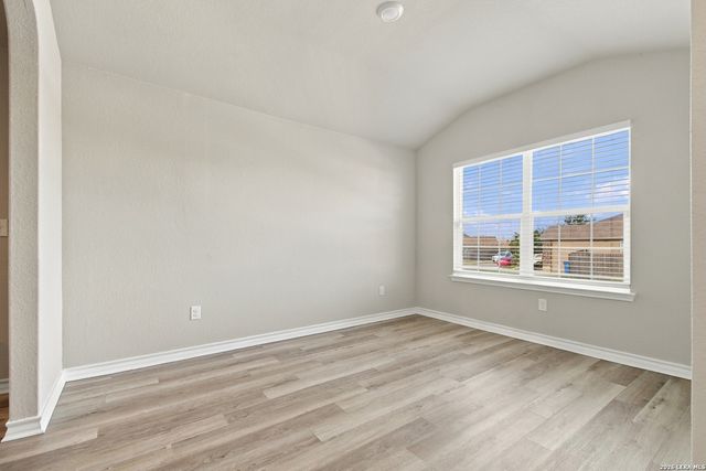 7614 Eclipse Mark, San Antonio, TX 78252
