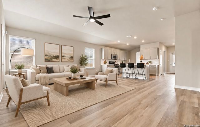 7614 Eclipse Mark, San Antonio, TX 78252
