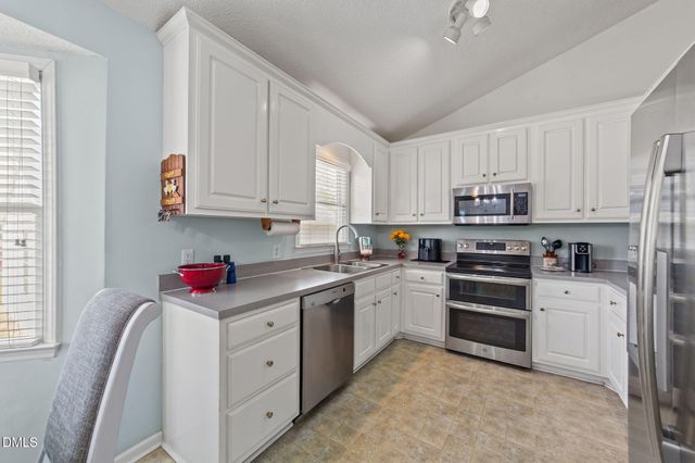 709 Slippery Bank Court, Benson, NC 27504