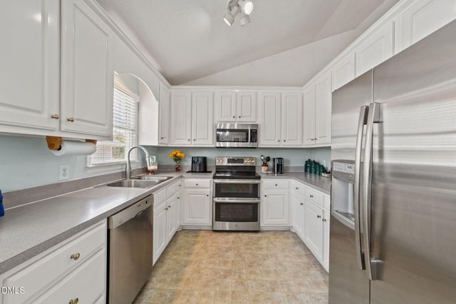 709 Slippery Bank Court, Benson, NC 27504