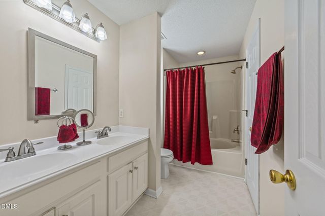 709 Slippery Bank Court, Benson, NC 27504