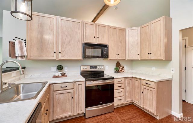 8 Hill Ridge Court 4, St Charles, MO 63303