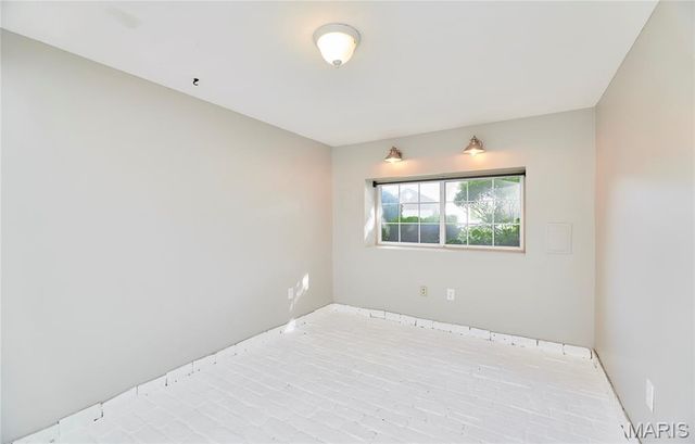 8 Hill Ridge Court 4, St Charles, MO 63303