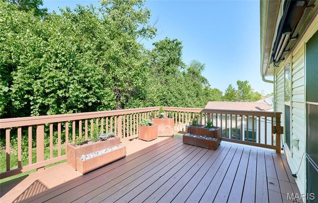 8 Hill Ridge Court 4, St Charles, MO 63303