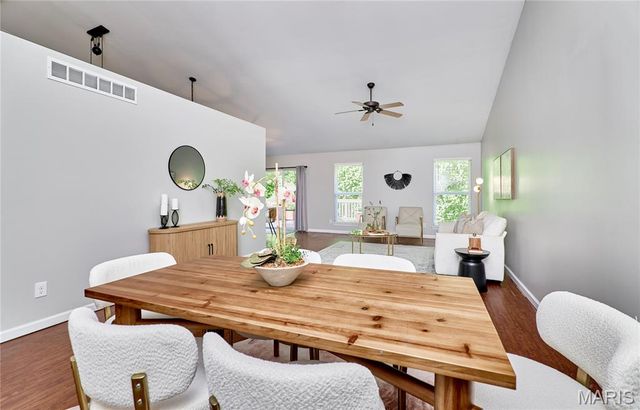 8 Hill Ridge Court 4, St Charles, MO 63303