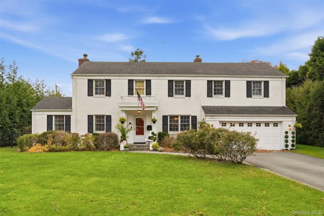 30 Lawrence Lane, Bay Shore, NY 11706