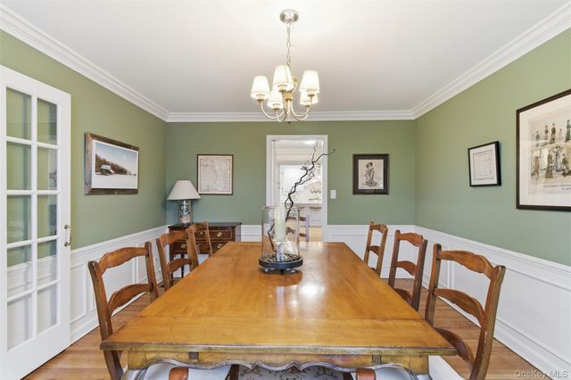 30 Lawrence Lane, Bay Shore, NY 11706