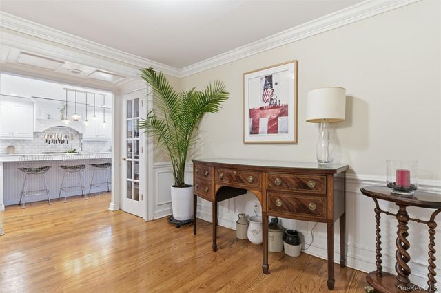 30 Lawrence Lane, Bay Shore, NY 11706