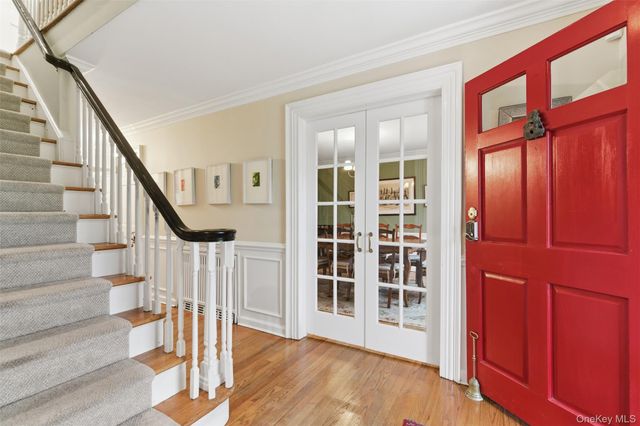 30 Lawrence Lane, Bay Shore, NY 11706