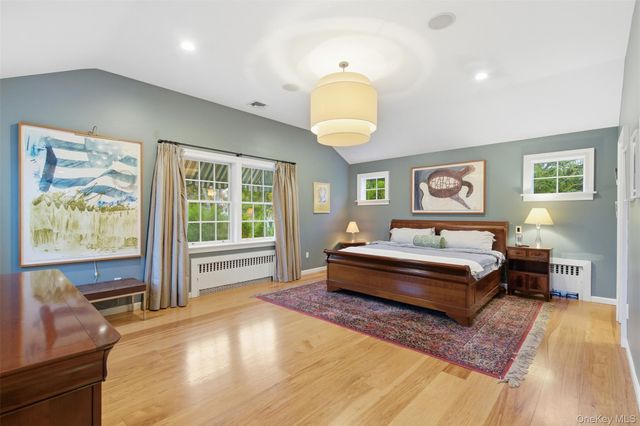 30 Lawrence Lane, Bay Shore, NY 11706