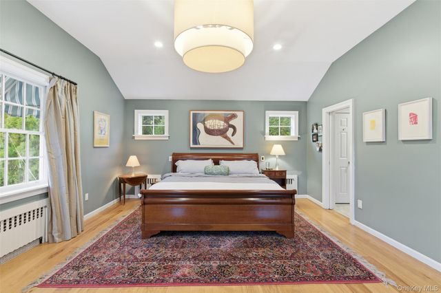 30 Lawrence Lane, Bay Shore, NY 11706