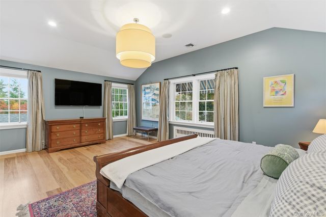 30 Lawrence Lane, Bay Shore, NY 11706