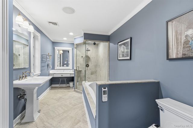 30 Lawrence Lane, Bay Shore, NY 11706