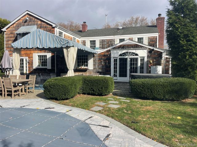30 Lawrence Lane, Bay Shore, NY 11706