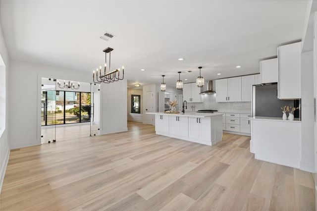 3406 W SWANN AVENUE, Tampa, FL 33609