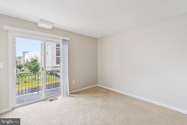 2415 RAINSWOOD LN, Woodbridge, VA 22191