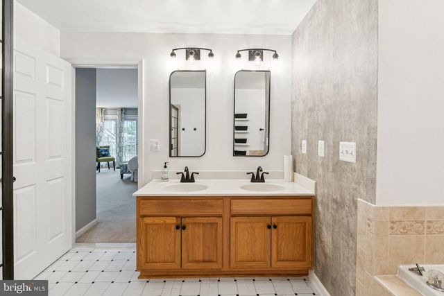 2415 RAINSWOOD LN, Woodbridge, VA 22191
