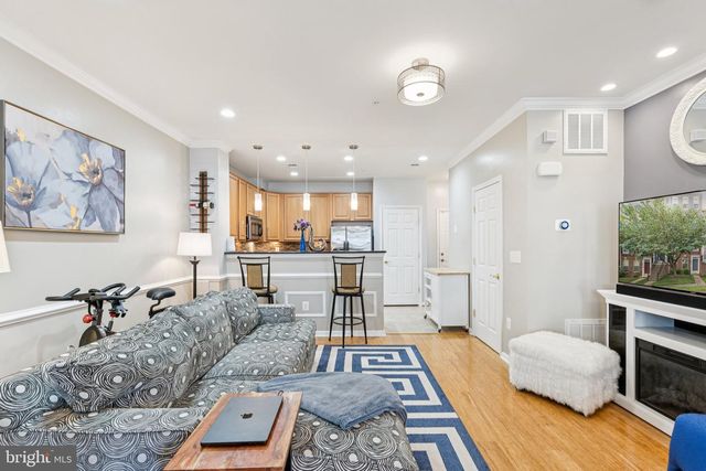 2415 RAINSWOOD LN, Woodbridge, VA 22191