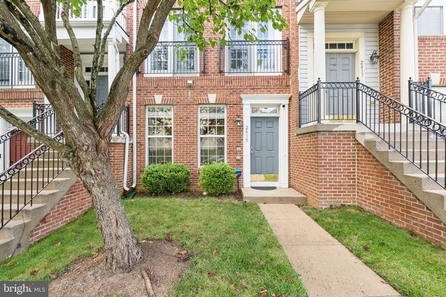 2415 RAINSWOOD LN, Woodbridge, VA 22191