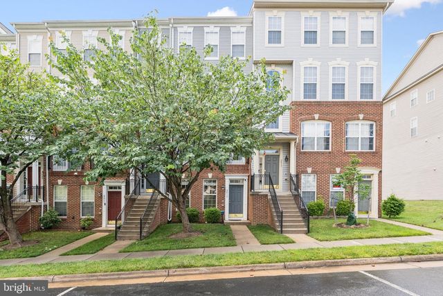 2415 RAINSWOOD LN, Woodbridge, VA 22191