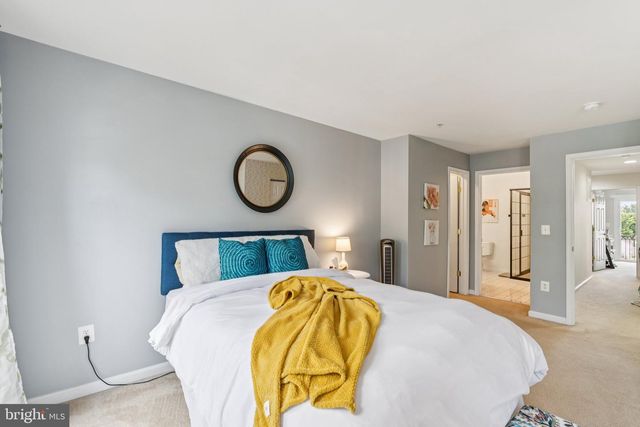 2415 RAINSWOOD LN, Woodbridge, VA 22191