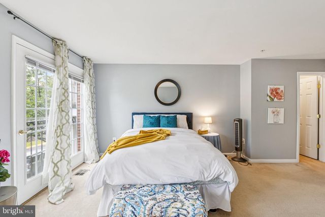 2415 RAINSWOOD LN, Woodbridge, VA 22191