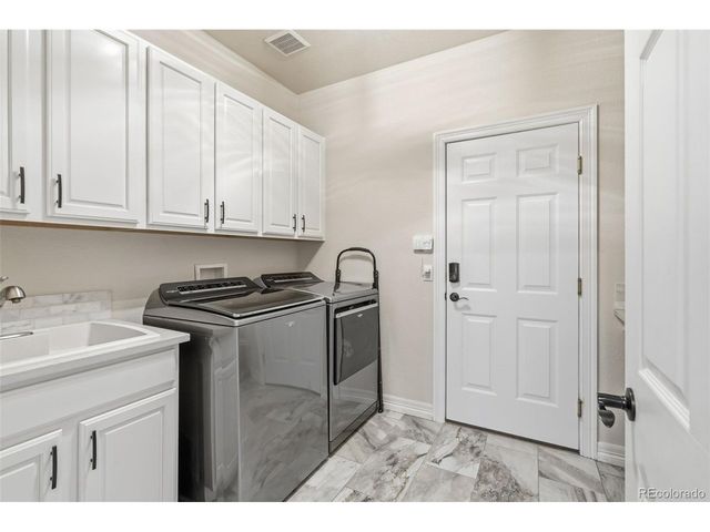 7312 Winter Berry Ln, Castle Pines, CO 80108