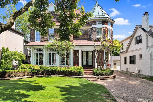 655 Chester Street, Birmingham, MI 48009