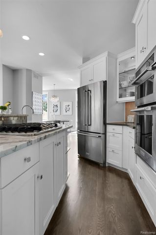 655 Chester Street, Birmingham, MI 48009