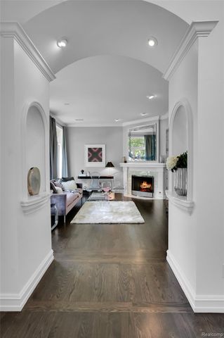 655 Chester Street, Birmingham, MI 48009