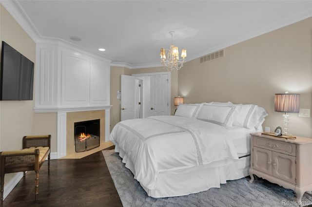 655 Chester Street, Birmingham, MI 48009