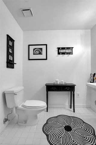 655 Chester Street, Birmingham, MI 48009