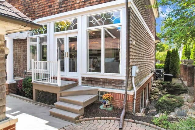 655 Chester Street, Birmingham, MI 48009