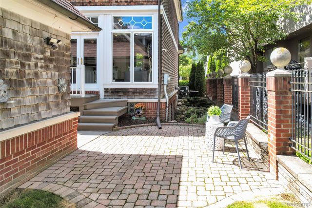 655 Chester Street, Birmingham, MI 48009