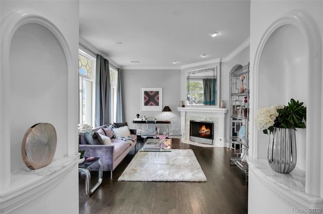 655 Chester Street, Birmingham, MI 48009