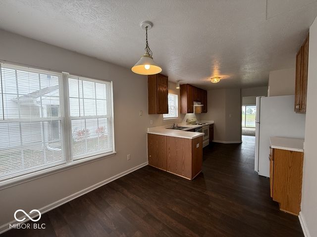 7202 Parklake Circle, Indianapolis, IN 46217