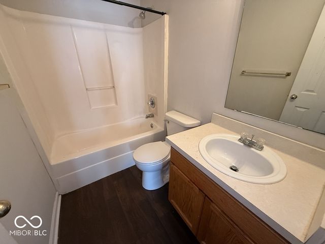 7202 Parklake Circle, Indianapolis, IN 46217