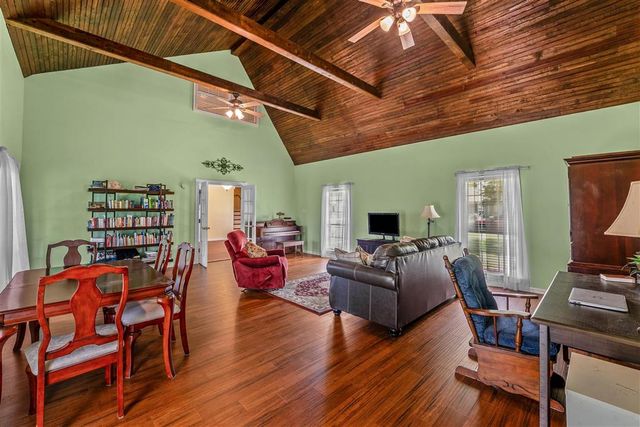 28 Hibiscus Road, Sulphur, LA 70663