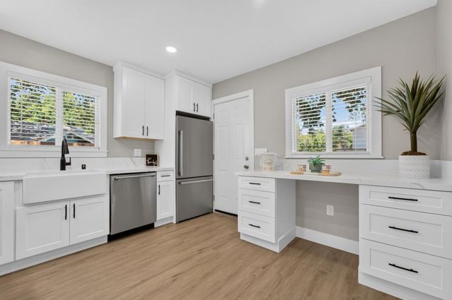 2296 Grove Ave, Sacramento, CA 95815
