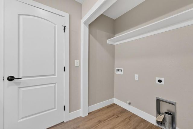 2296 Grove Ave, Sacramento, CA 95815